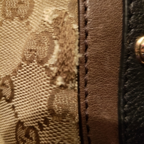 Authentic Gucci brown monogram canvas shoulder bag - Picture 10 of 15